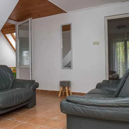 In 38170 * Балатонмариафюрдё