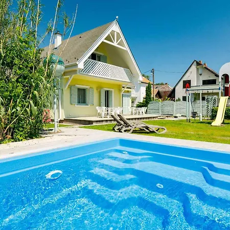 In 38170 בית נופש